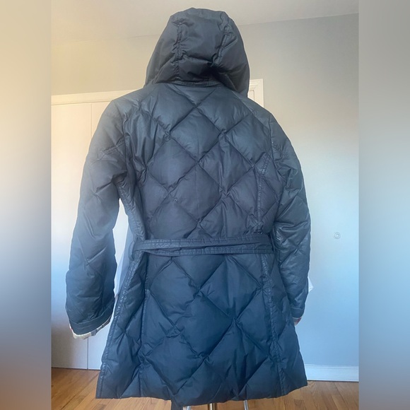 Burberry quilted down jacket with two pockets on the side and detachable hoodie - Picture 3 of 4